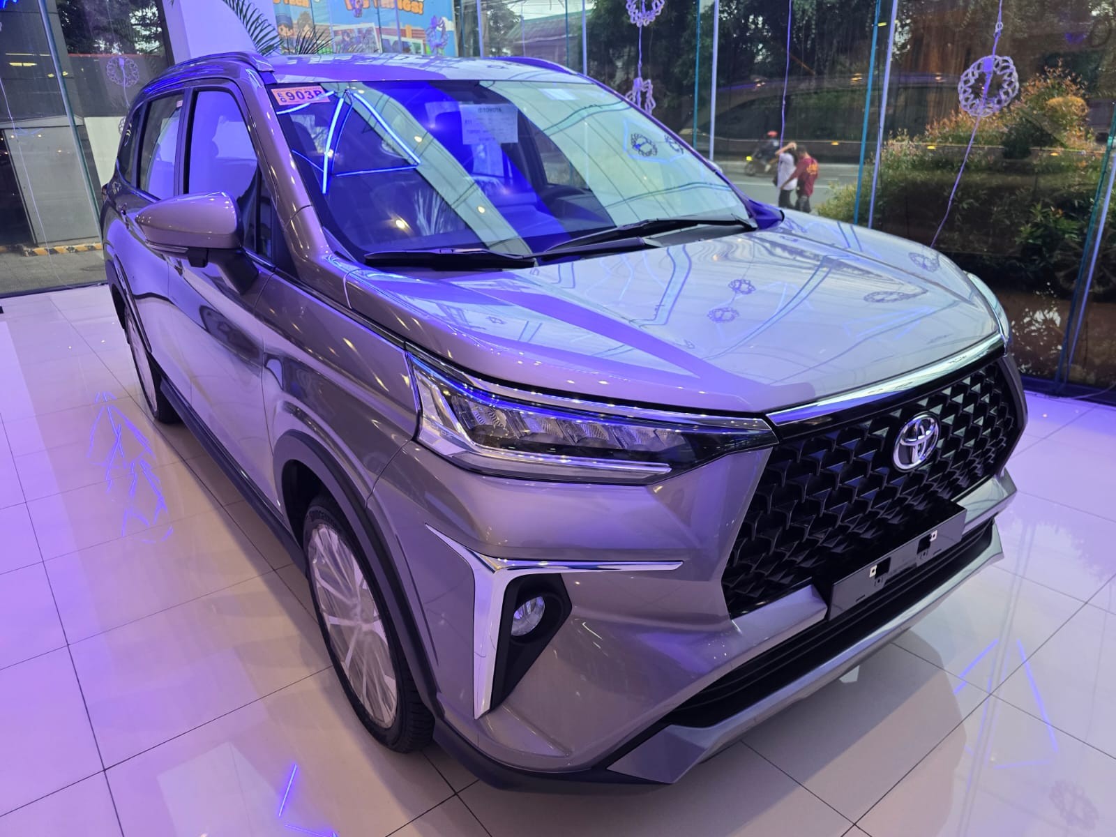 2027 TOYOTA VELOZ SUV V 1.5 2WD CVT Silver image 7