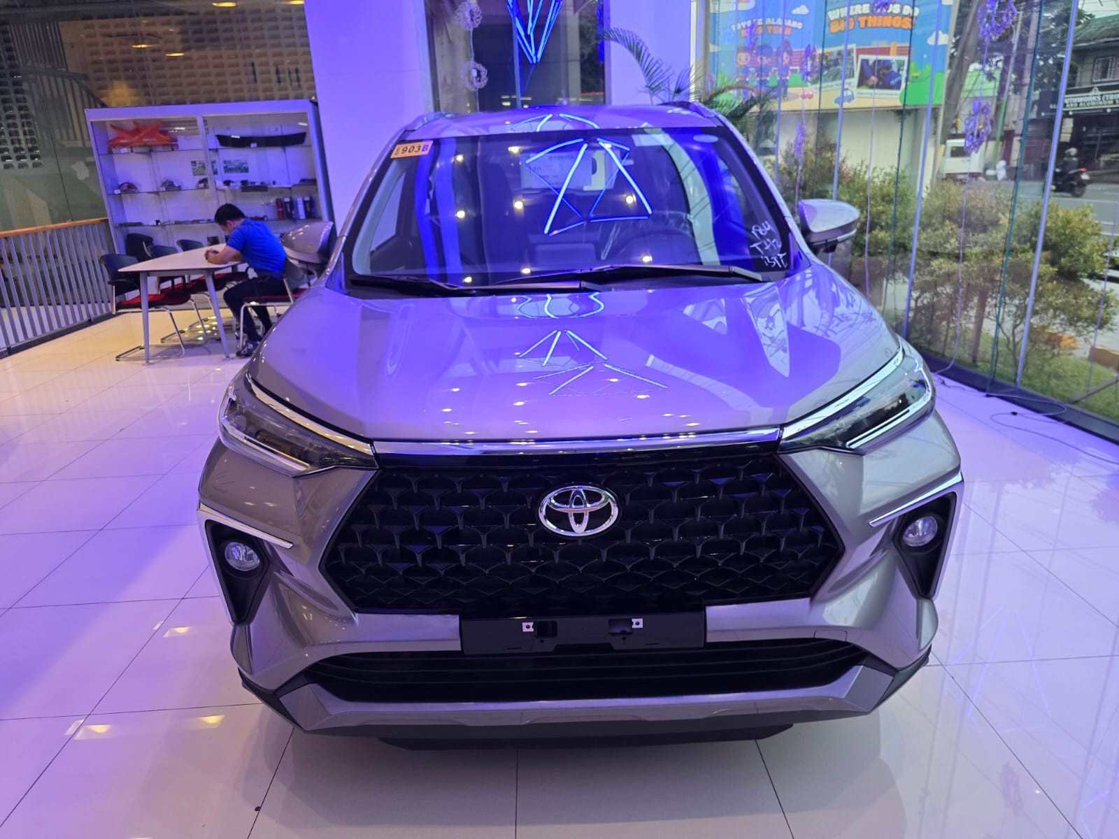 2027 TOYOTA VELOZ SUV V 1.5 2WD CVT Silver image 9