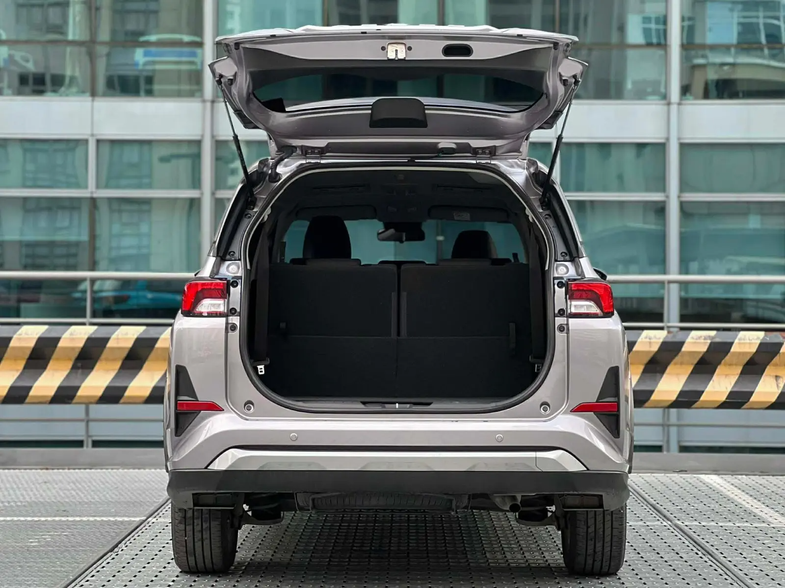 2027 TOYOTA VELOZ SUV V 1.5 2WD CVT Silver (Z-1053) image 12