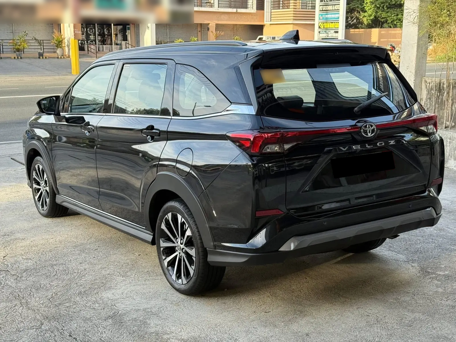 2027 TOYOTA VELOZ SUV V 1.5 2WD CVT Black image 2