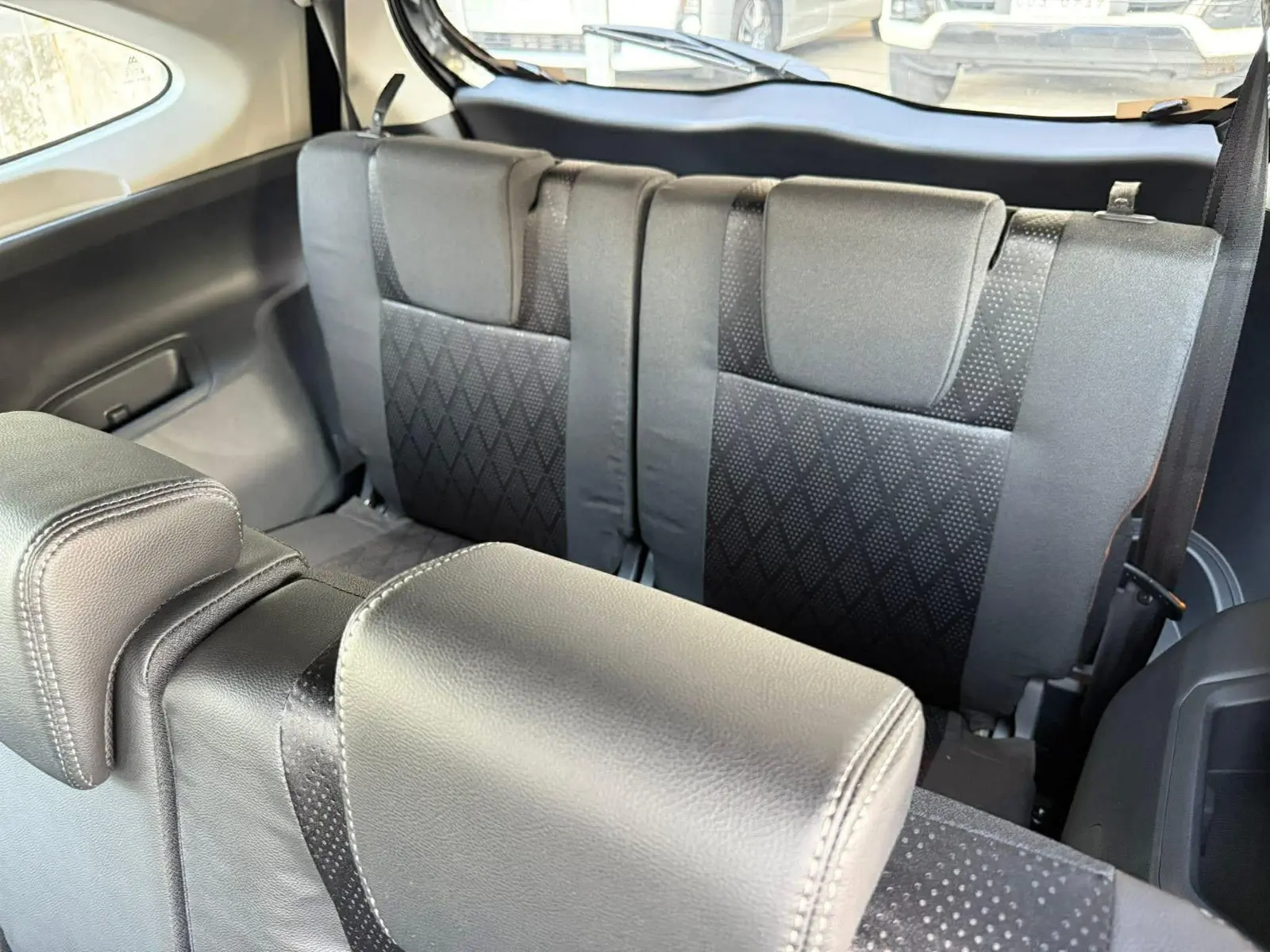 2027 TOYOTA VELOZ SUV V 1.5 2WD CVT Black image 10