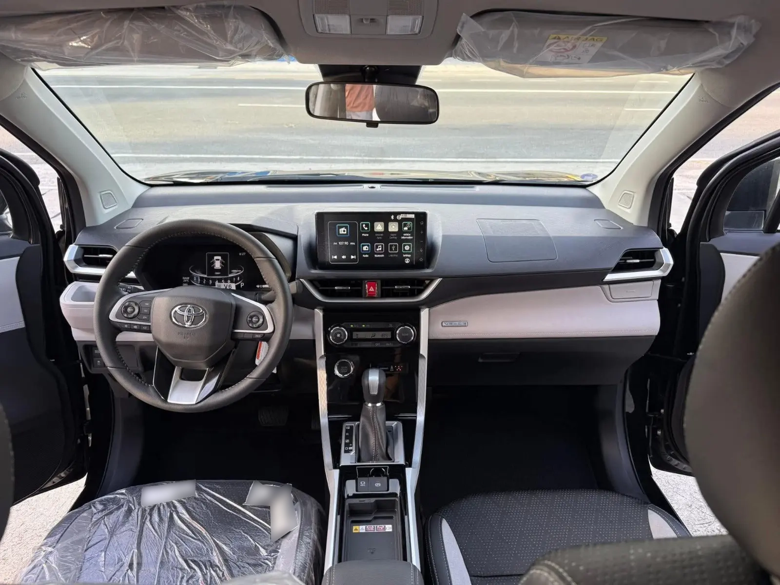 2027 TOYOTA VELOZ SUV V 1.5 2WD CVT Black image 12