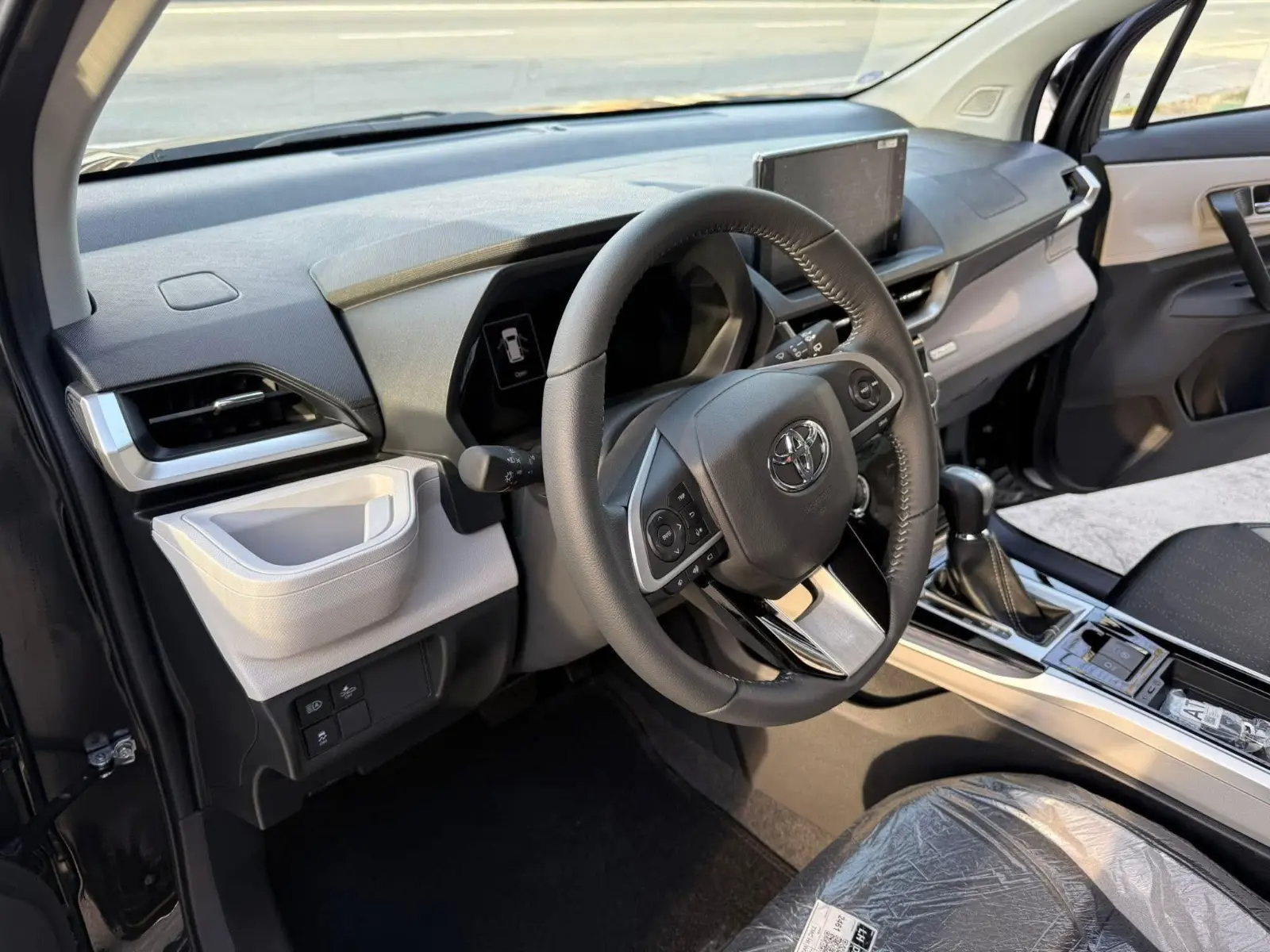 2027 TOYOTA VELOZ SUV V 1.5 2WD CVT Black image 15