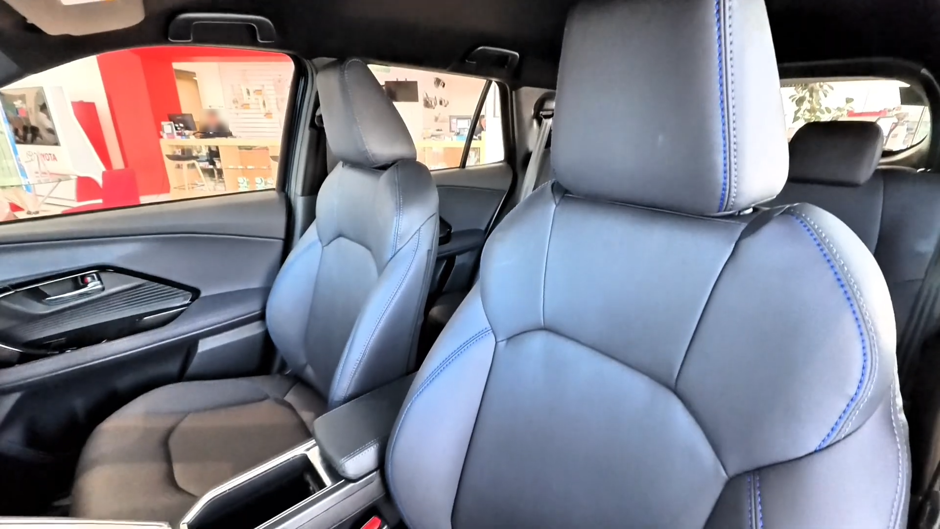 2027 TOYOTA YARIS CROSS SUV V 1.5 2WD CVT Blue image 10