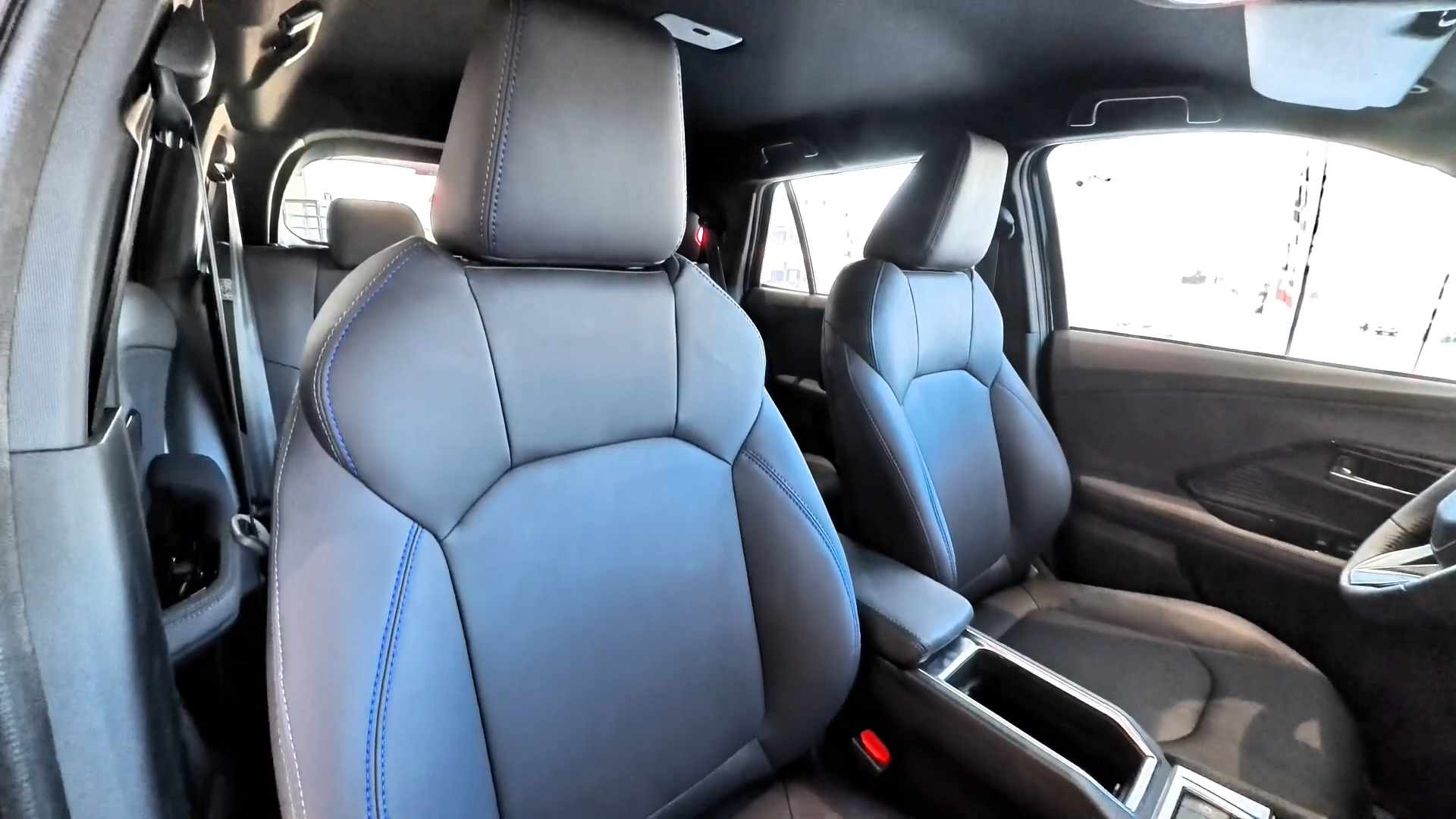 2027 TOYOTA YARIS CROSS SUV V 1.5 2WD CVT Blue image 12