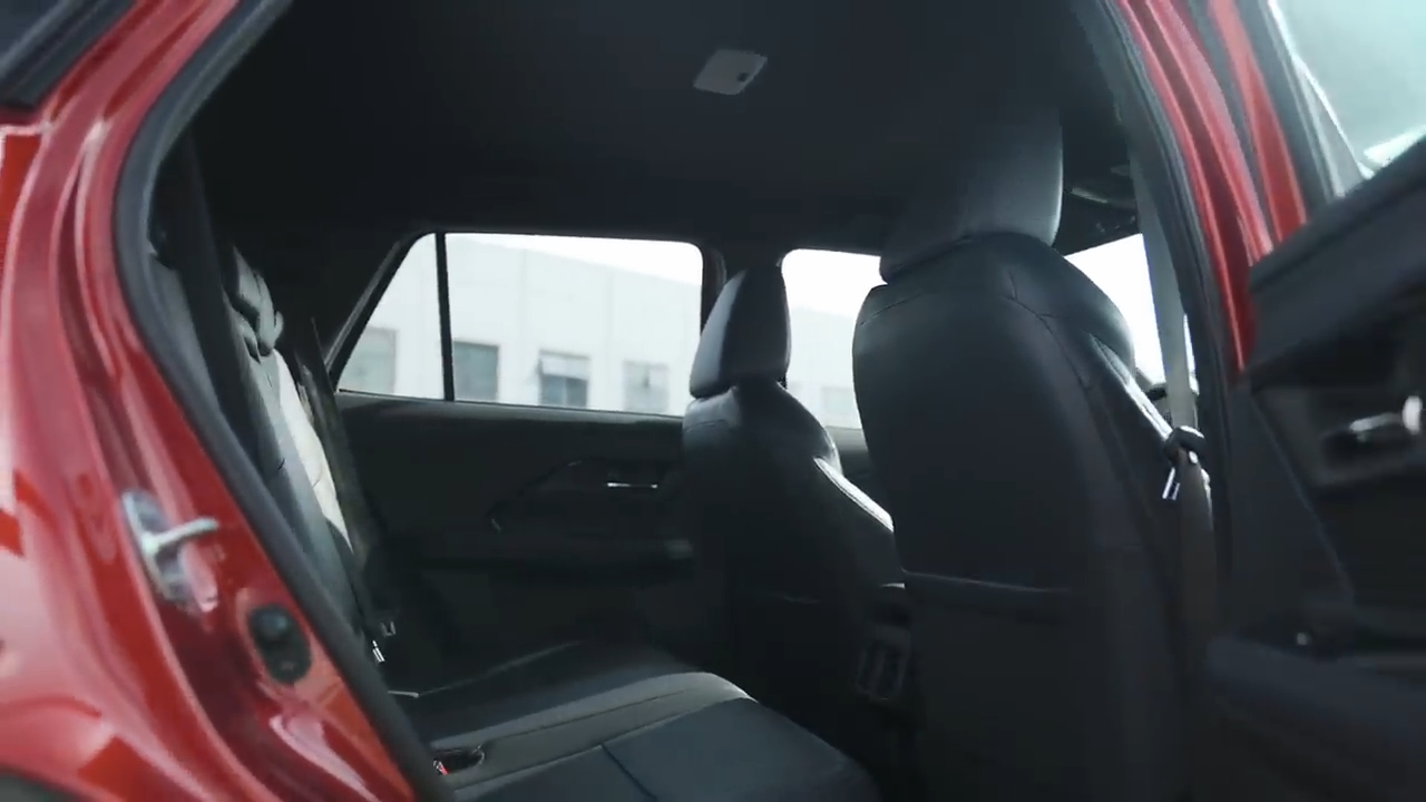 2027 TOYOTA YARIS CROSS SUV V 1.5 2WD CVT Red image 11