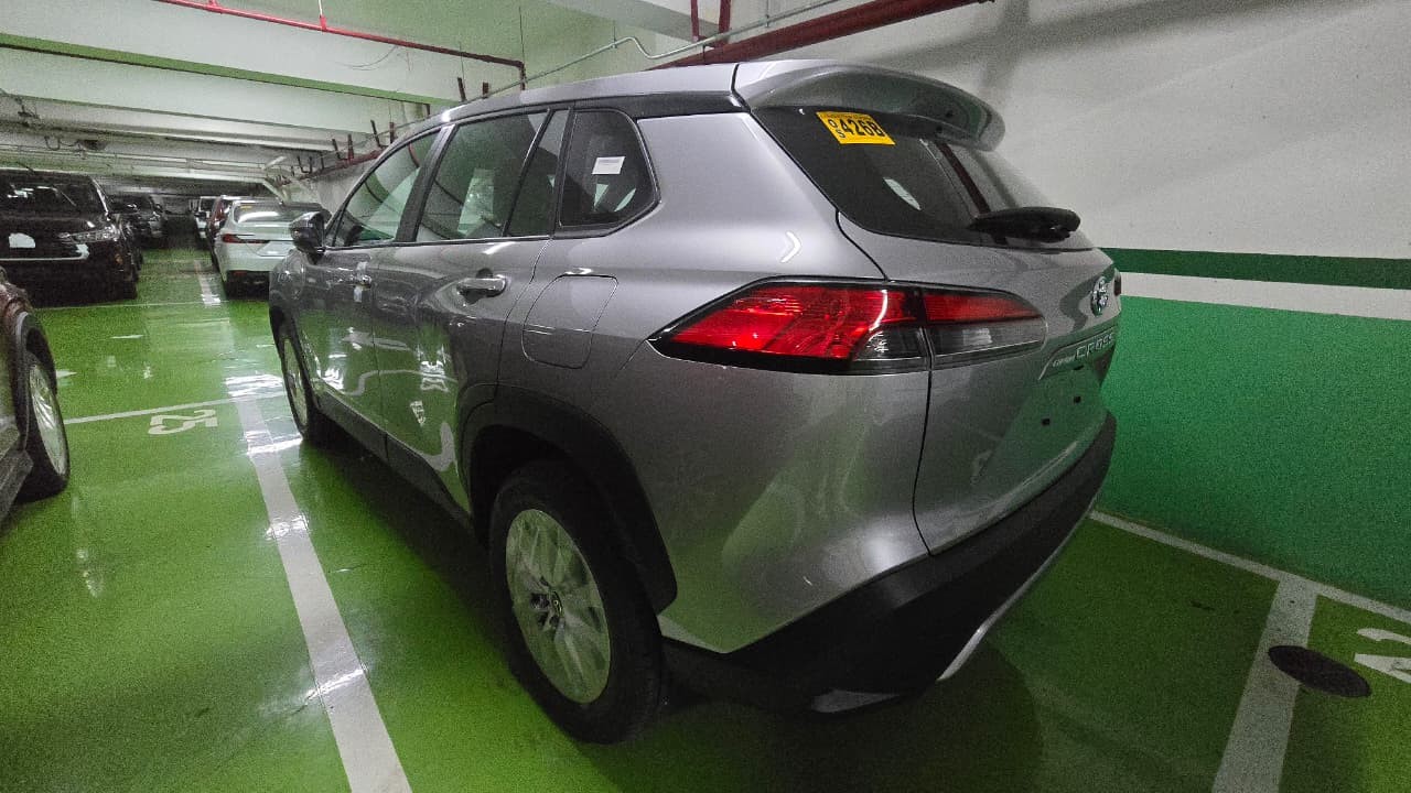 2027 TOYOTA COROLLA CROSS SUV G 1.8 2WD AT Silver image 3