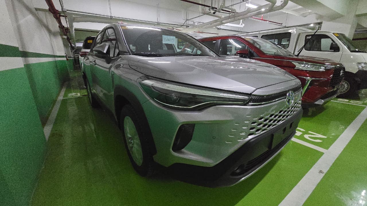2027 TOYOTA COROLLA CROSS SUV G 1.8 2WD AT Silver image 6