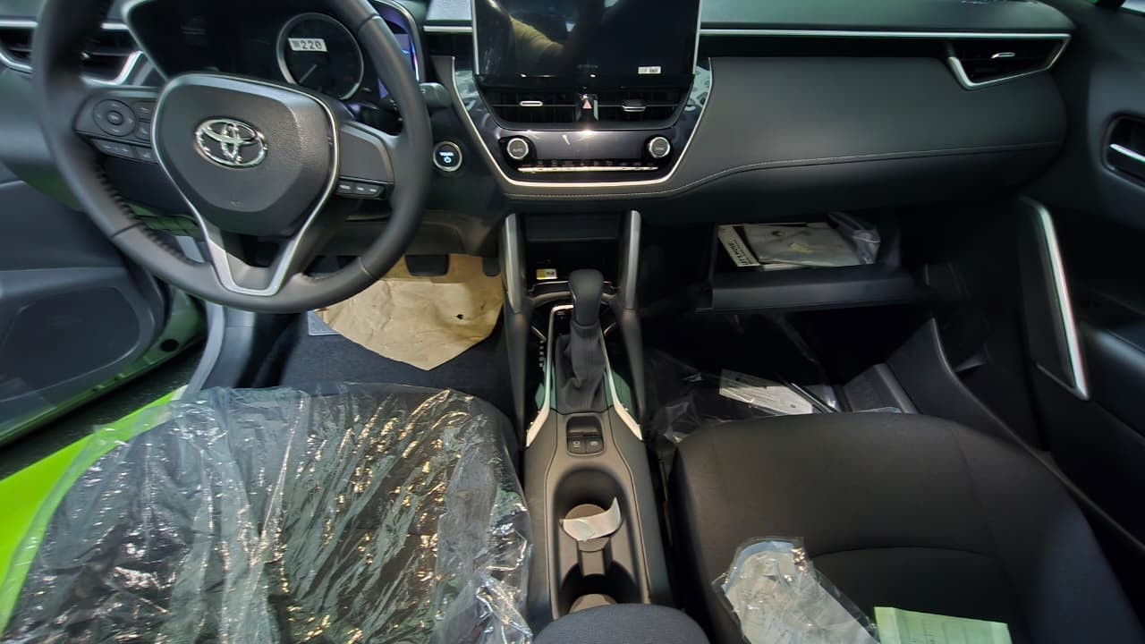 2027 TOYOTA COROLLA CROSS SUV G 1.8 2WD AT Silver image 19