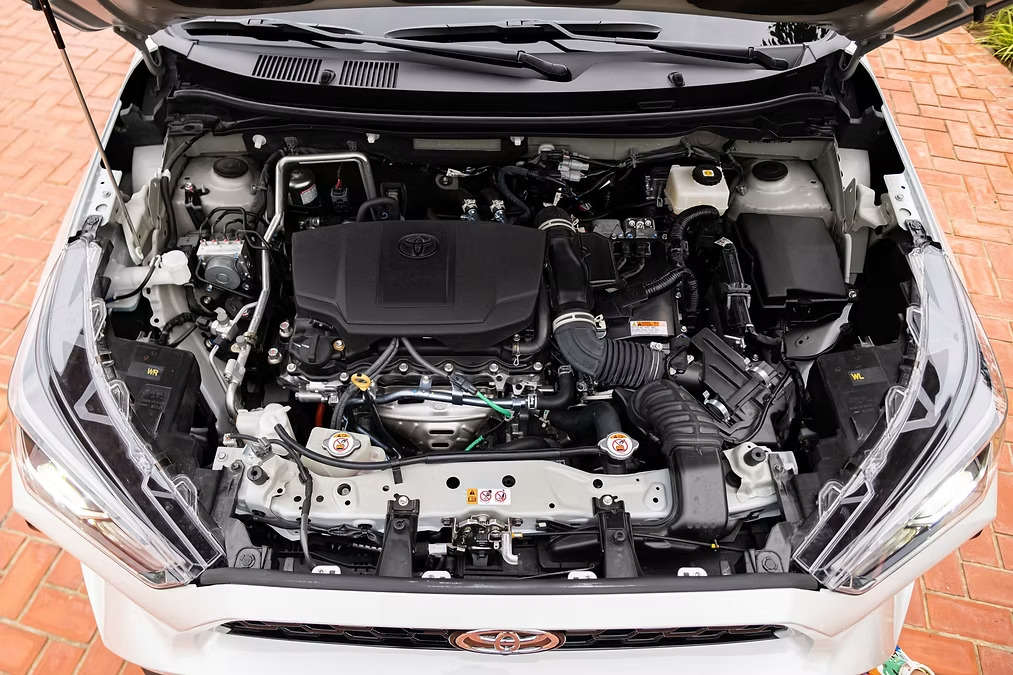 2027 TOYOTA YARIS CROSS SUV HEV 1.5 2WD CVT White image 19