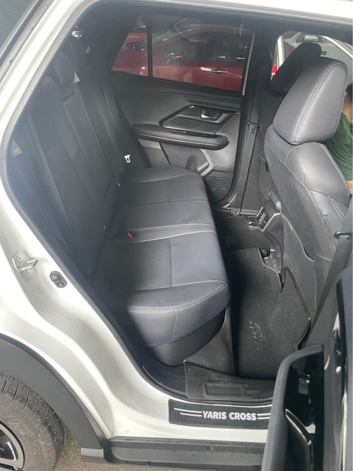 2027 TOYOTA YARIS CROSS SUV S HEV 1.5 2WD AT White (A-610) image 8