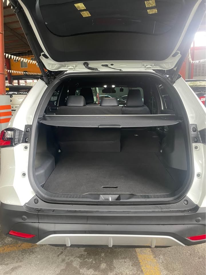2027 TOYOTA YARIS CROSS SUV S HEV 1.5 2WD AT White (A-610) image 11