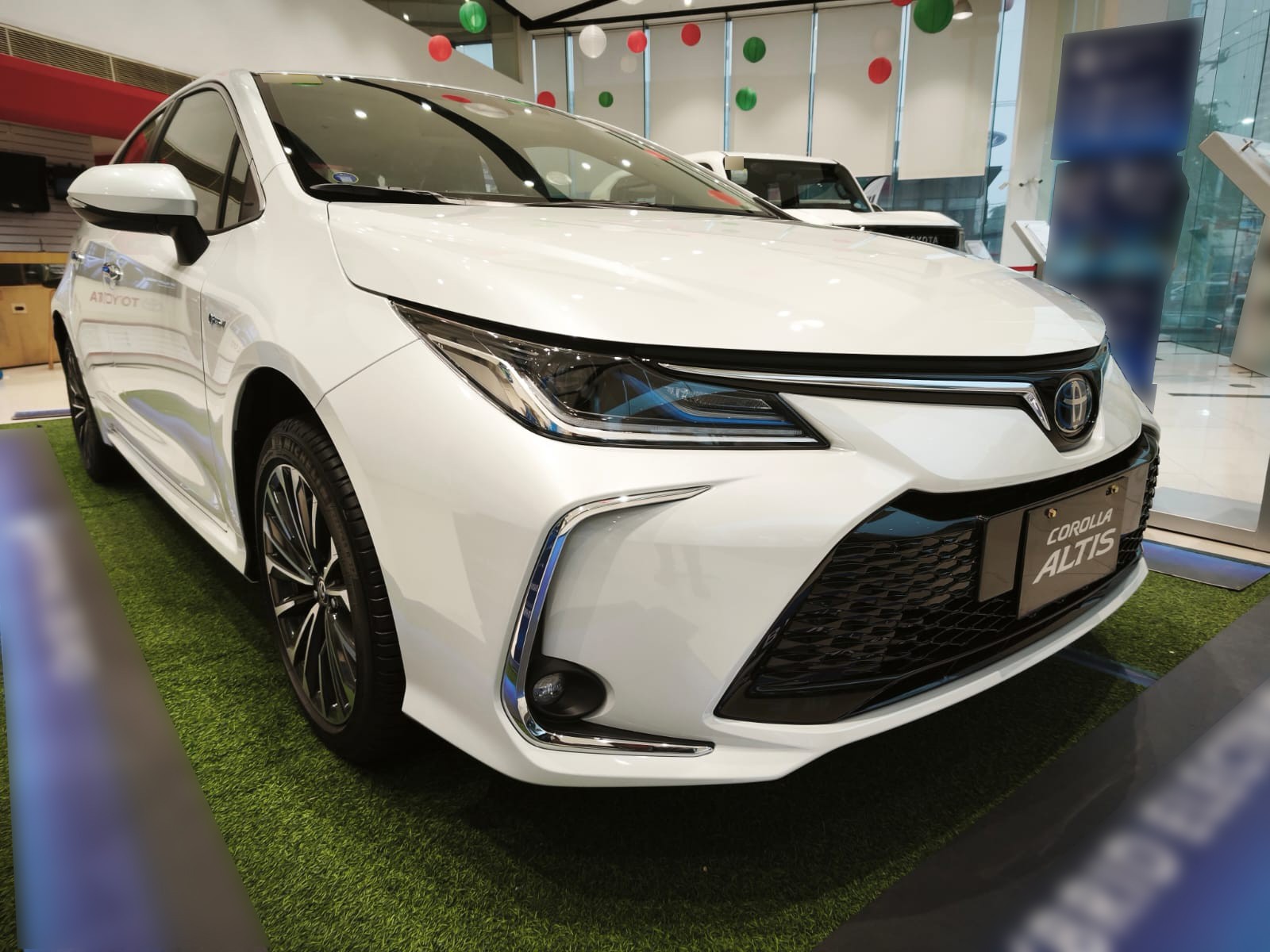 2027 TOYOTA COROLLA ALTIS SEDAN G HEV 1.8 2WD CVT White image 7
