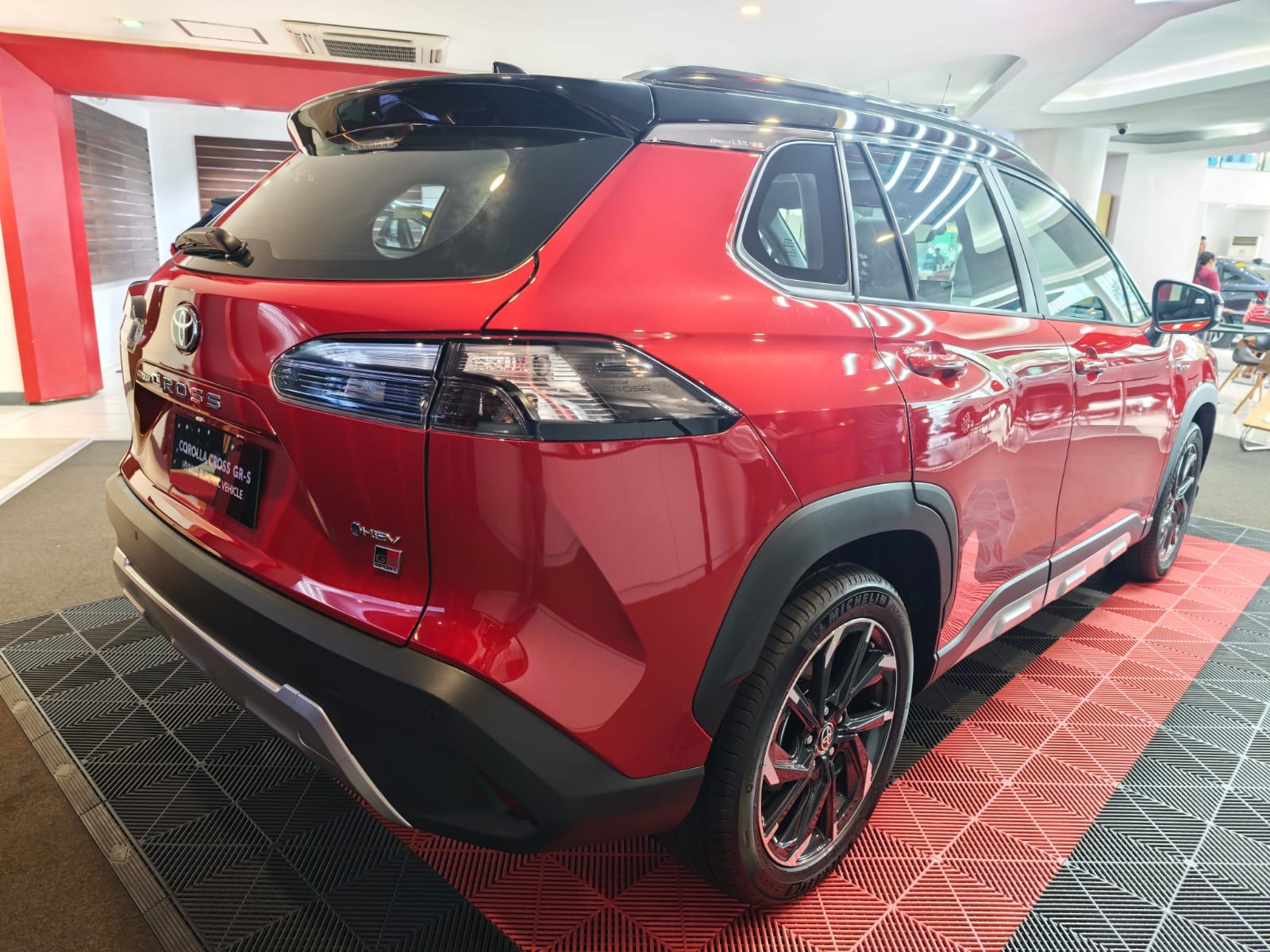 2027 TOYOTA COROLLA CROSS SUV GR-S 1.8 2WD CVT Red image 5