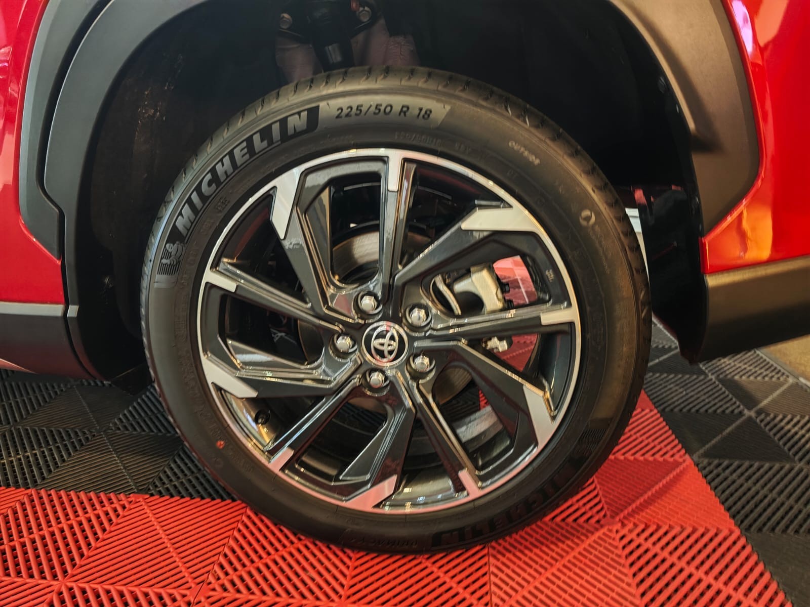 2027 TOYOTA COROLLA CROSS SUV GR-S 1.8 2WD CVT Red image 11