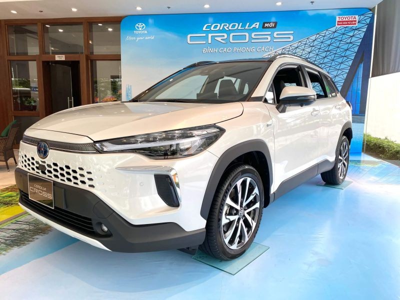 2027 TOYOTA COROLLA CROSS SUV HEV 1.8 2WD CVT White