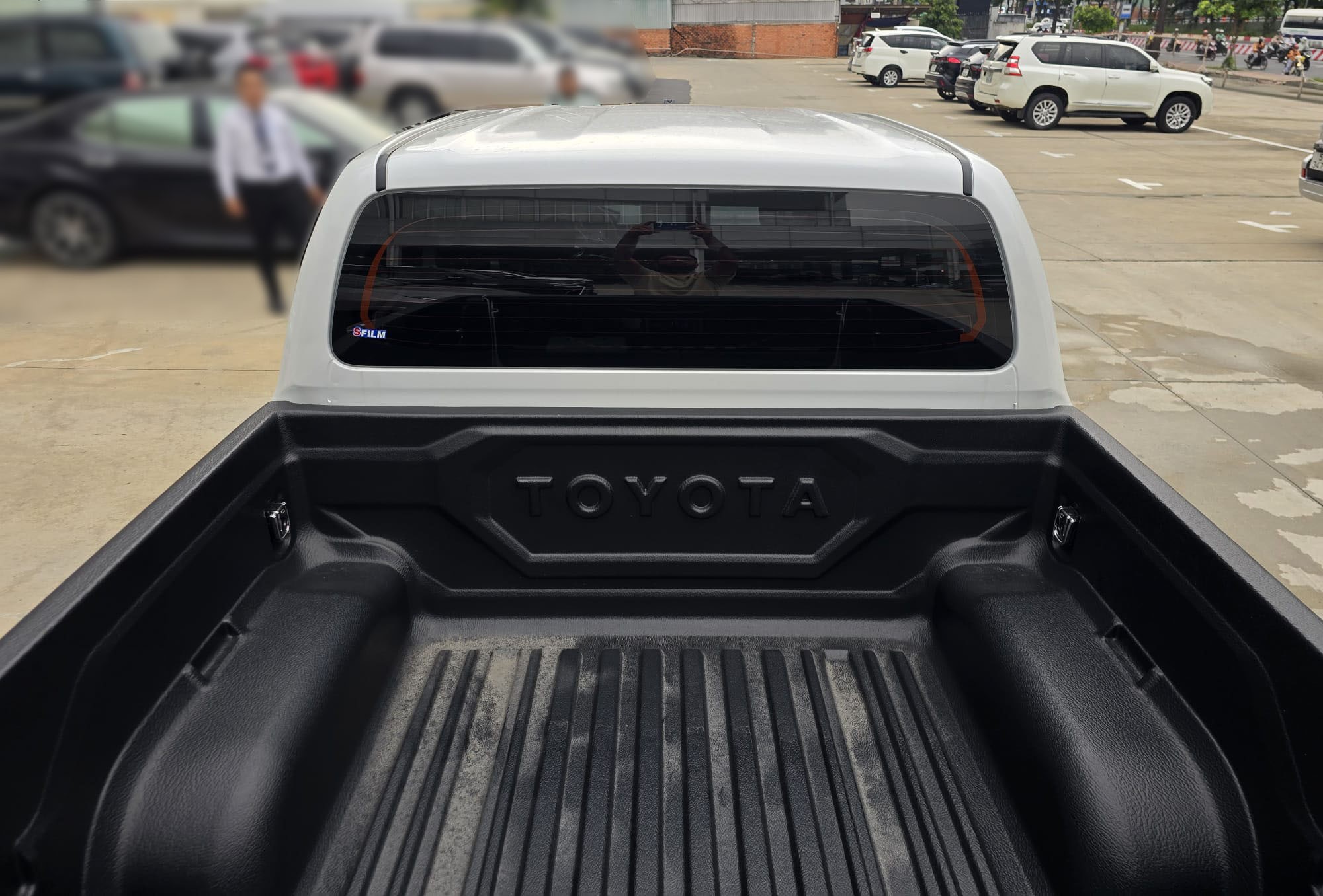 2027 TOYOTA HILUX DOUBLE CAB PRO 2.8 2WD AT White (Z-1385) image 19