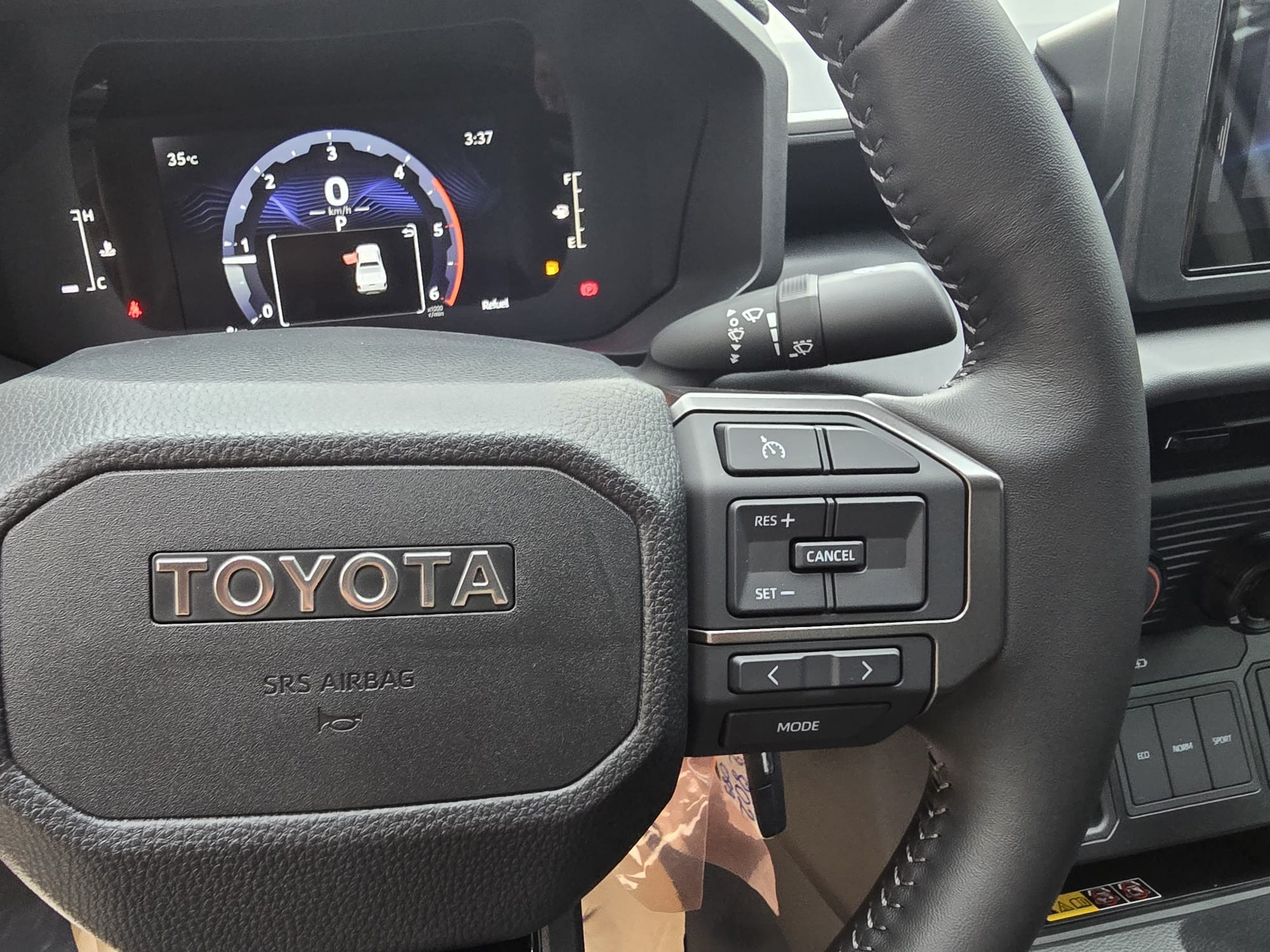 2027 TOYOTA HILUX DOUBLE CAB PRO 2.8 2WD AT White (Z-1385) image 23