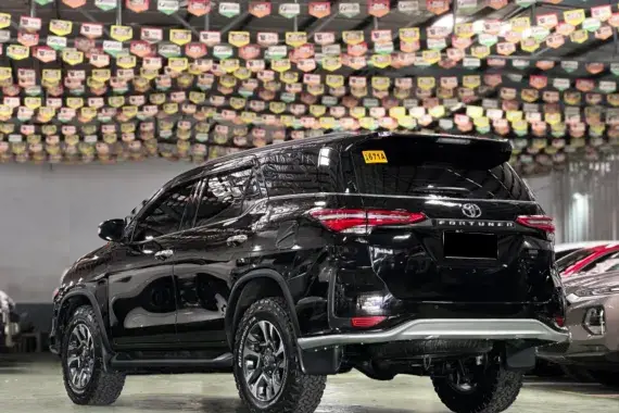 2027 TOYOTA FORTUNER SUV Q 2.8 2WD AT Black image 3