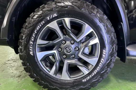 2027 TOYOTA FORTUNER SUV Q 2.8 2WD AT Black image 9