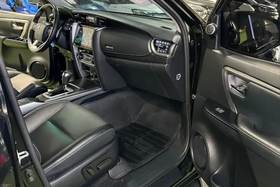 2027 TOYOTA FORTUNER SUV Q 2.8 2WD AT Black image 13