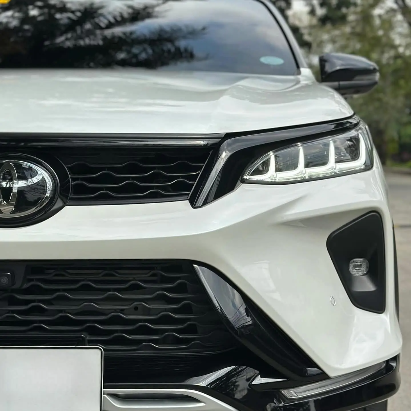 2027 TOYOTA FORTUNER SUV LTD 2.8 2WD AT White image 10