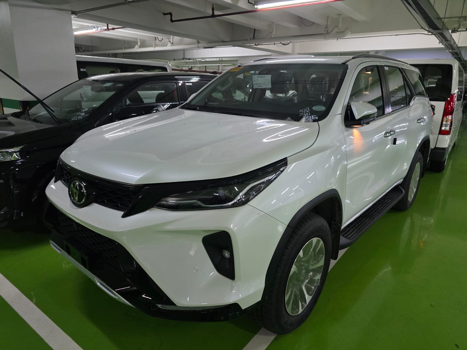2027 TOYOTA FORTUNER SUV LTD 2.8 2WD AT White (A-1133)