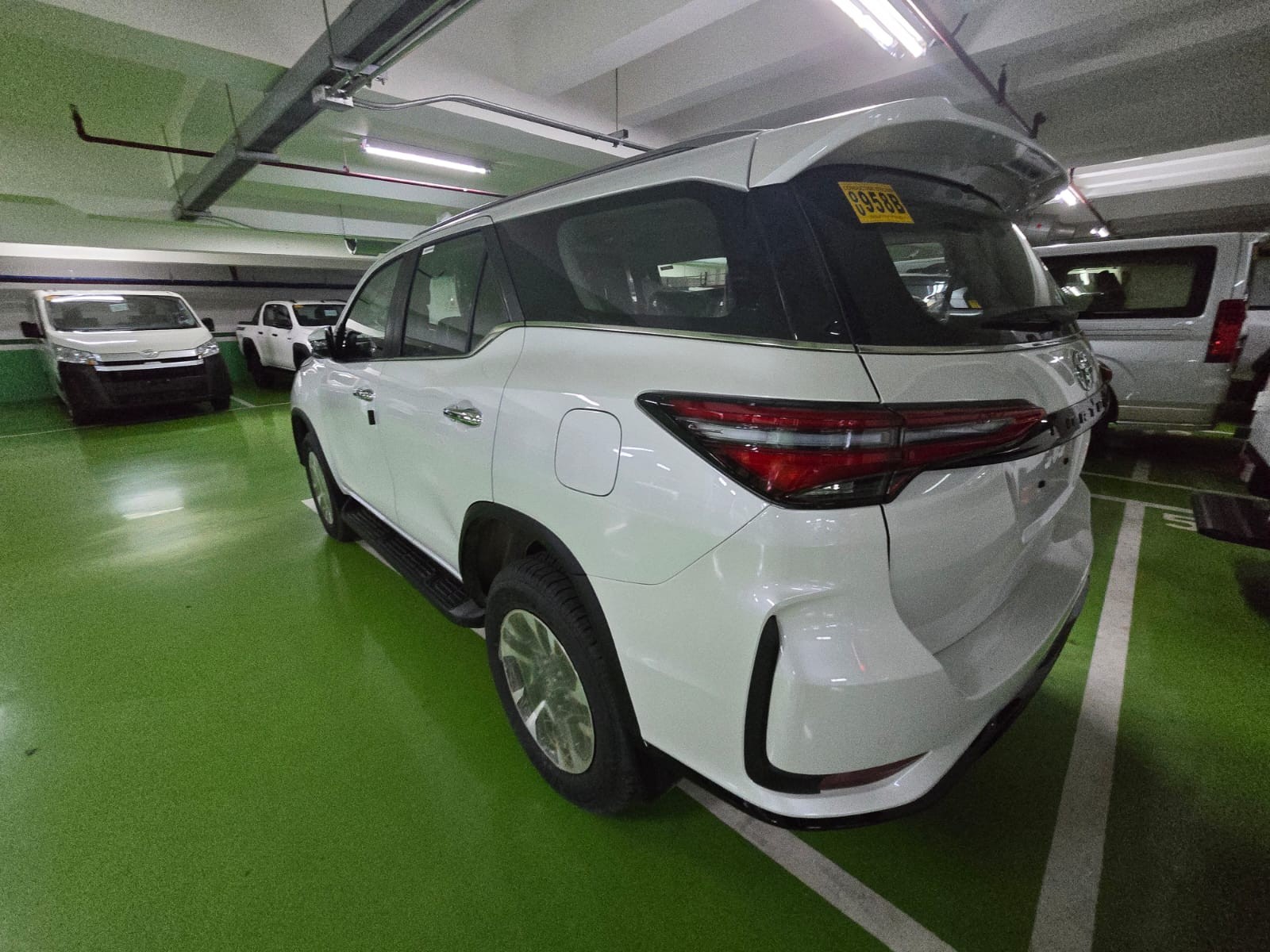2027 TOYOTA FORTUNER SUV LTD 2.8 2WD AT White (A-1133) image 4