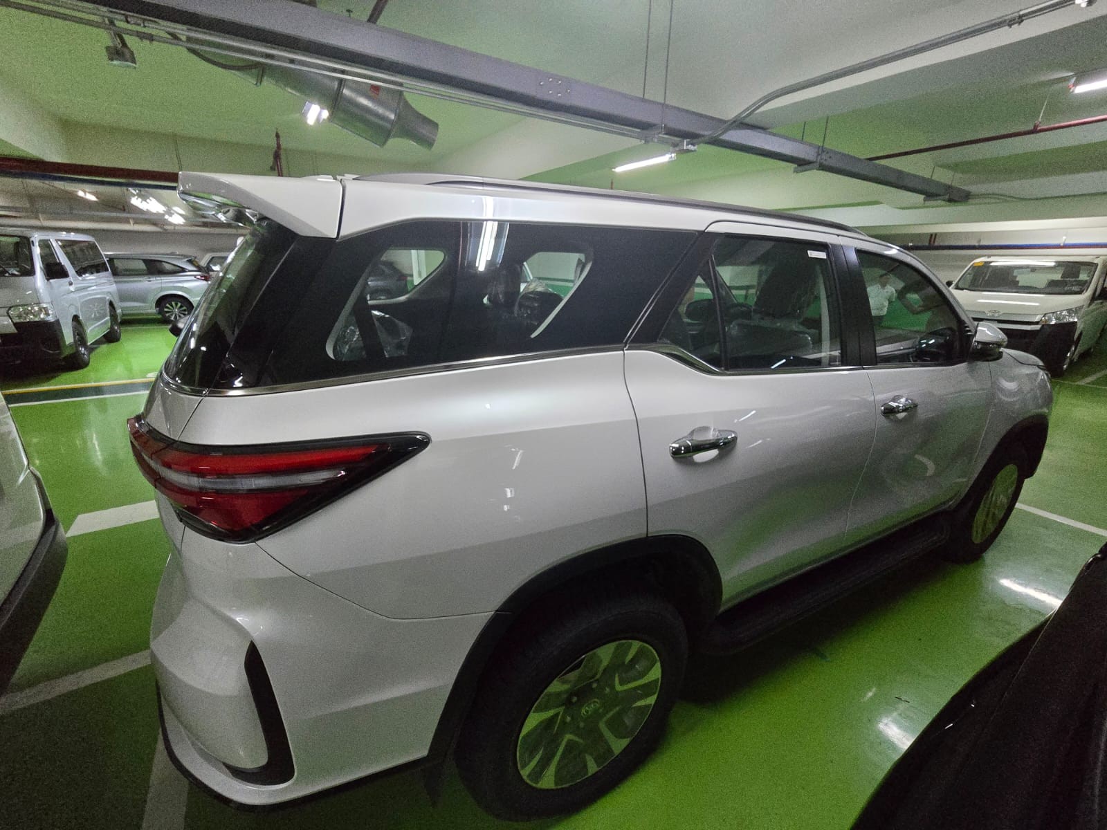 2027 TOYOTA FORTUNER SUV LTD 2.8 2WD AT White (A-1133) image 6