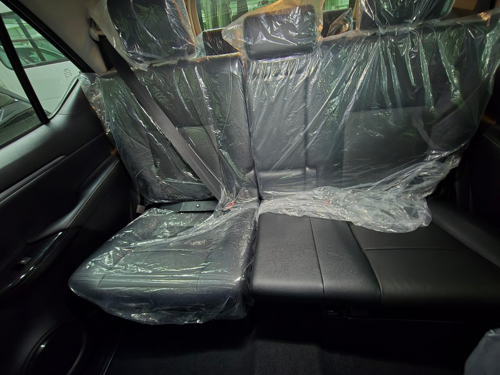 2027 TOYOTA FORTUNER SUV LTD 2.8 2WD AT White (A-1133) image 18