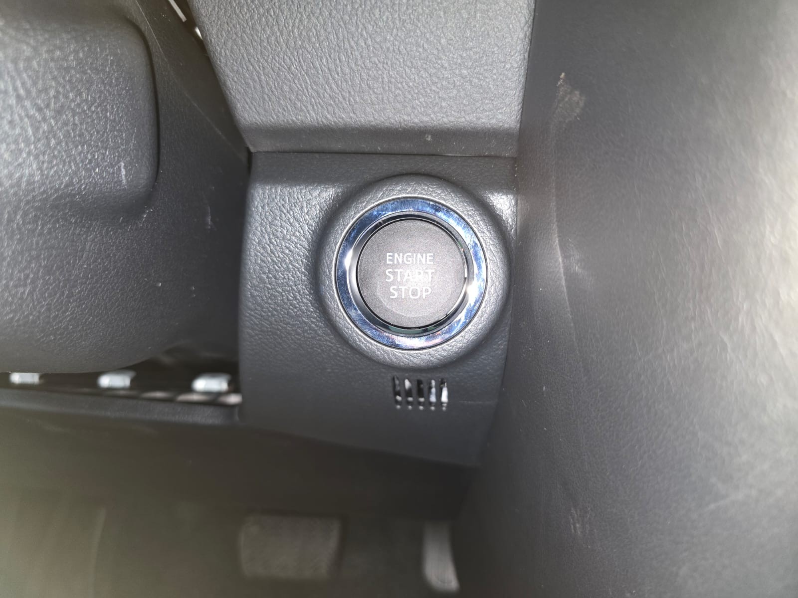 2027 TOYOTA FORTUNER SUV LTD 2.8 2WD AT White (A-1133) image 28