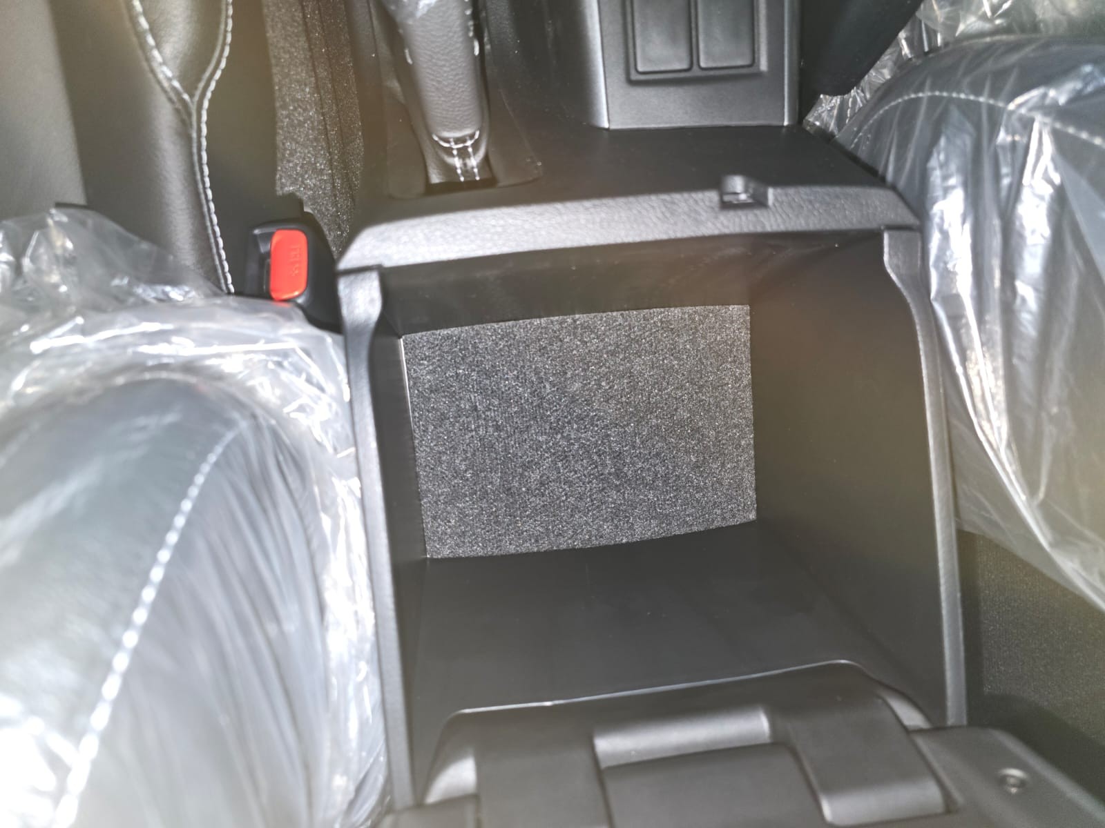 2027 TOYOTA FORTUNER SUV LTD 2.8 2WD AT White (A-1133) image 32