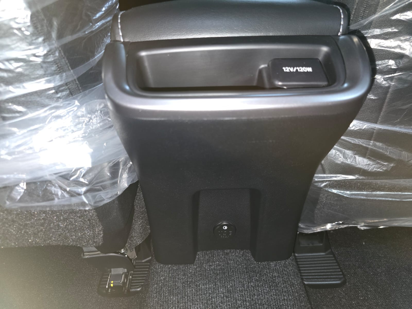 2027 TOYOTA FORTUNER SUV LTD 2.8 2WD AT White (A-1133) image 33