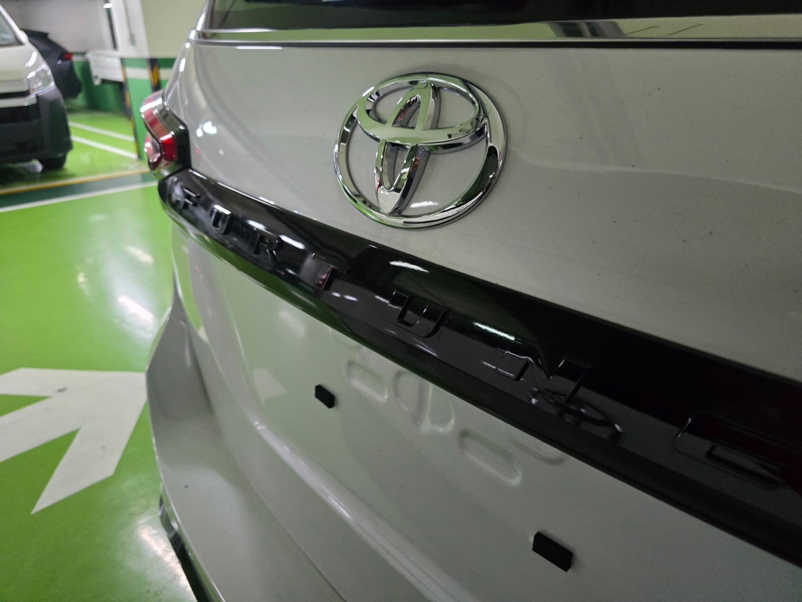 2027 TOYOTA FORTUNER SUV LTD 2.8 2WD AT White (A-1133) image 34