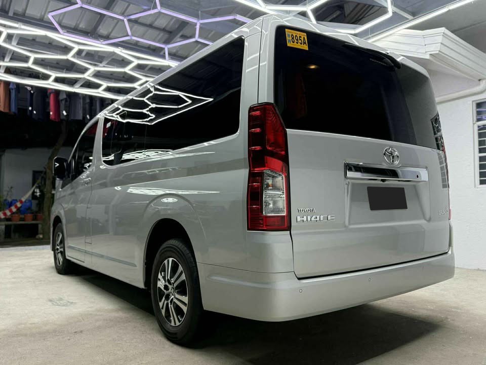 2027 TOYOTA GL GRANDIA VAN 2.8 2WD AT Silver image 3