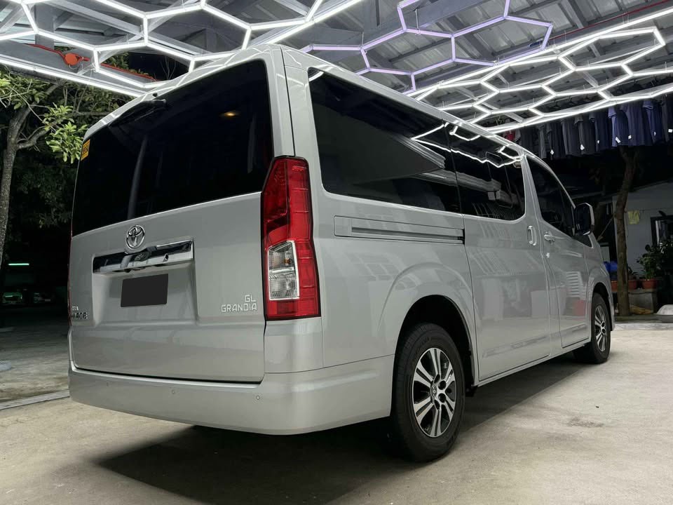 2027 TOYOTA GL GRANDIA VAN 2.8 2WD AT Silver image 5