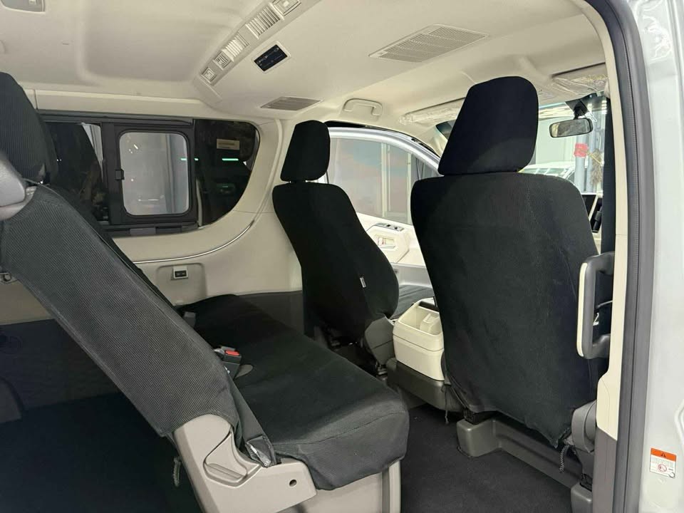 2027 TOYOTA GL GRANDIA VAN 2.8 2WD AT Silver image 14