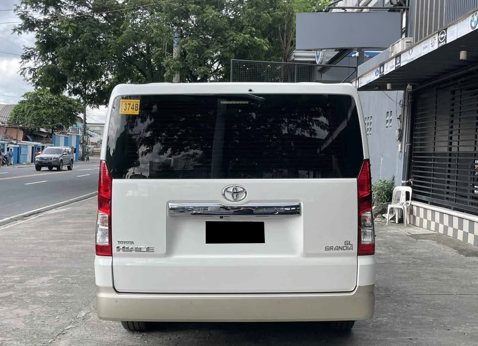 2027 TOYOTA GL GRANDIA VAN 2.8 2WD AT White image 3