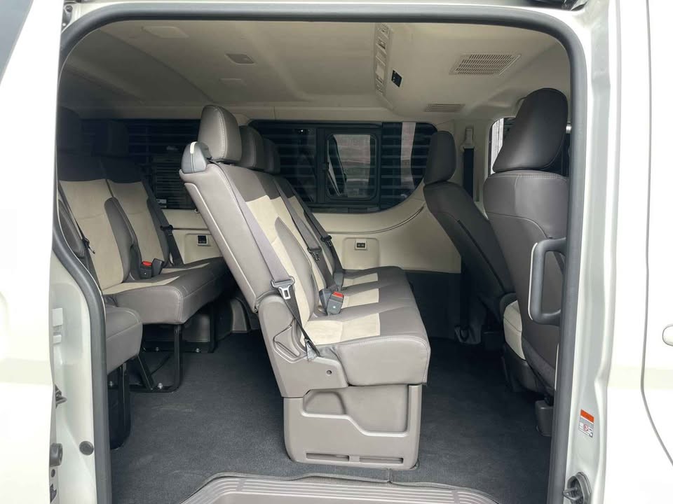 2027 TOYOTA GL GRANDIA VAN 2.8 2WD AT White image 7