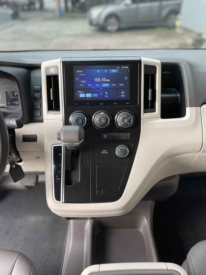 2027 TOYOTA GL GRANDIA VAN 2.8 2WD AT White image 10