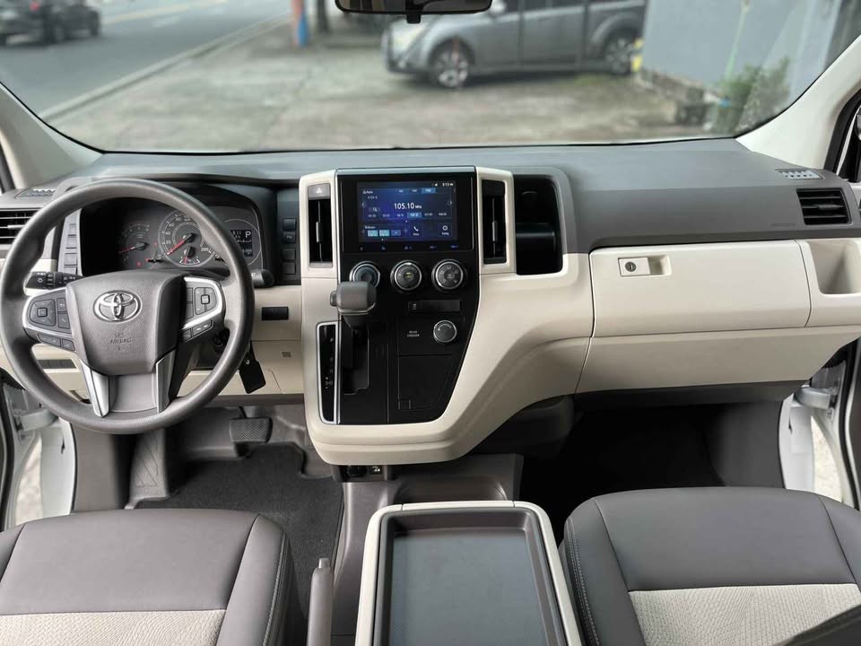 2027 TOYOTA GL GRANDIA VAN 2.8 2WD AT White image 11