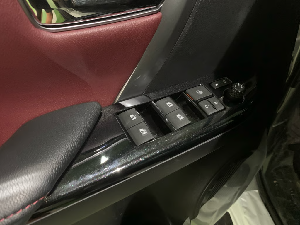 2027 TOYOTA FORTUNER SUV LTD 2.8 4WD AT Silver image 14