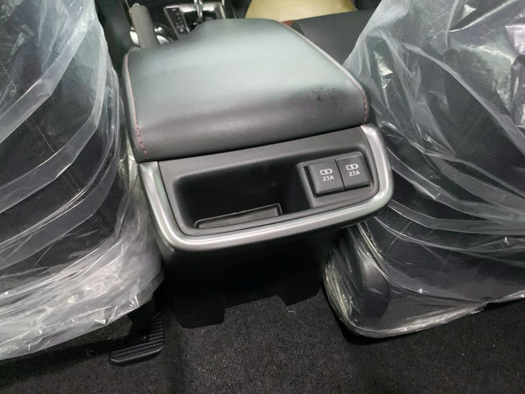 2027 TOYOTA FORTUNER SUV LTD 2.8 4WD AT Silver image 15