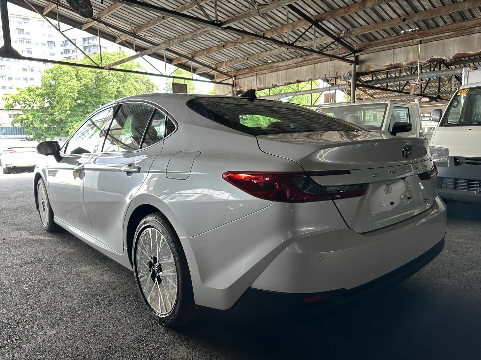 2027 TOYOTA CAMRY SEDAN V 2.5 2WD CVT White image 3