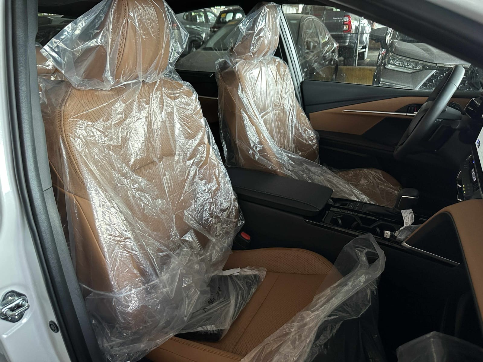 2027 TOYOTA CAMRY SEDAN V 2.5 2WD CVT White image 18