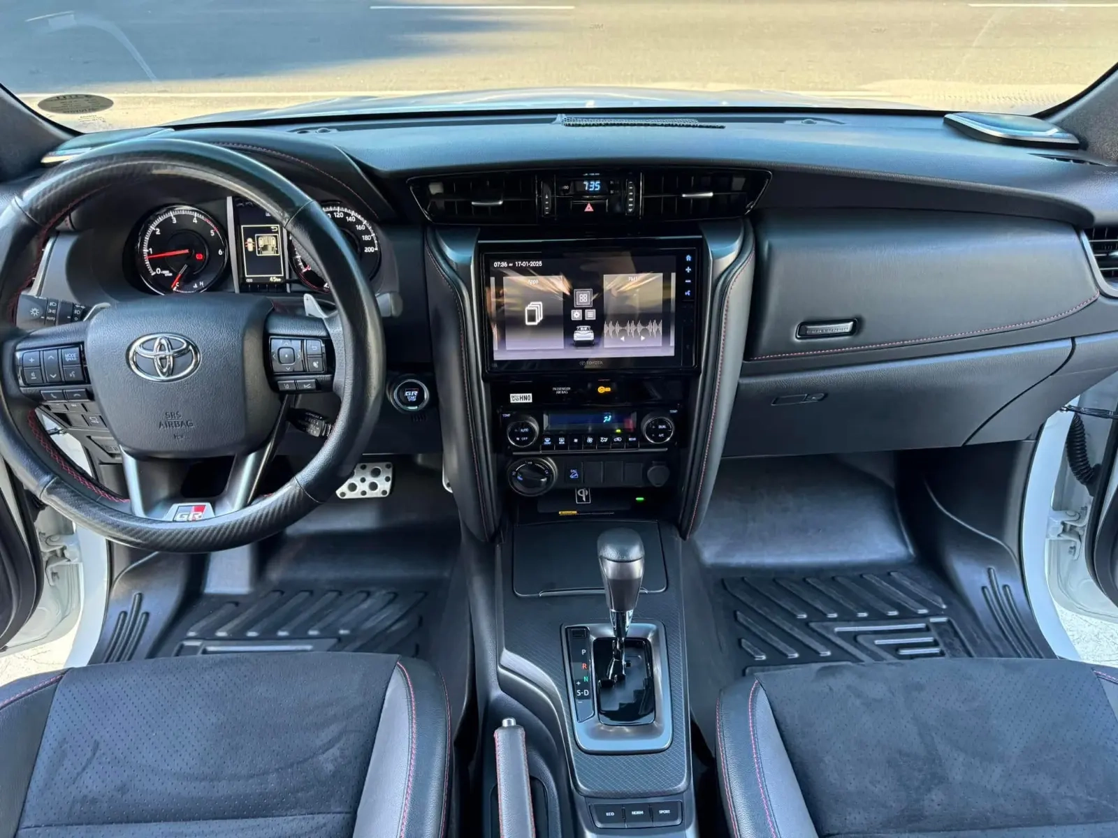 2027 TOYOTA FORTUNER SUV GR-S 2.8 4WD AT White image 6