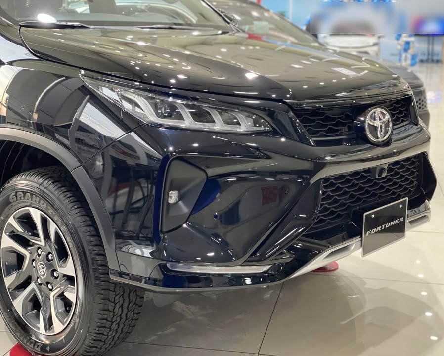 2027 TOYOTA FORTUNER SUV LEGENDER 2.7 2WD AT Black image 6
