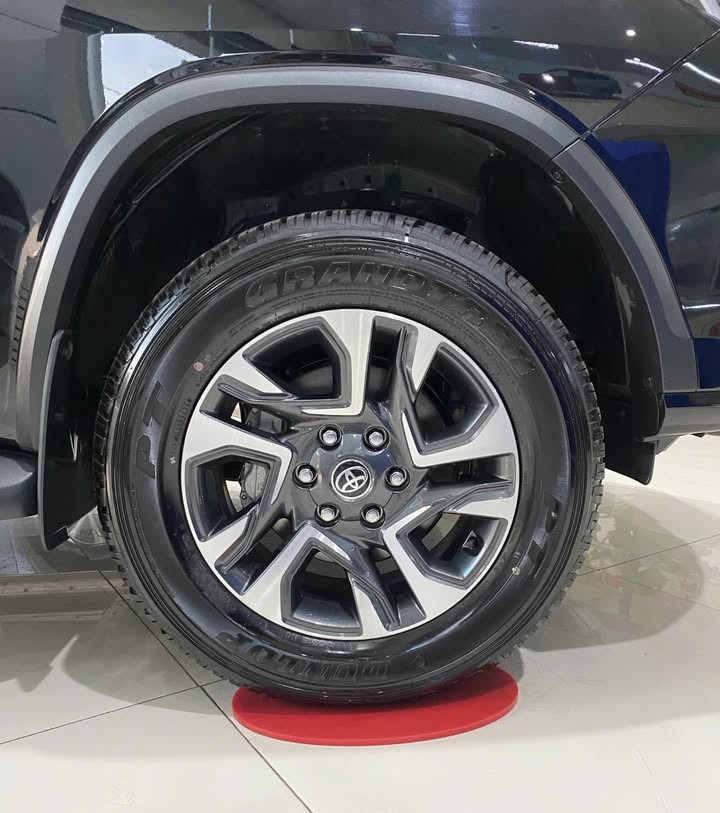 2027 TOYOTA FORTUNER SUV LEGENDER 2.7 2WD AT Black image 7