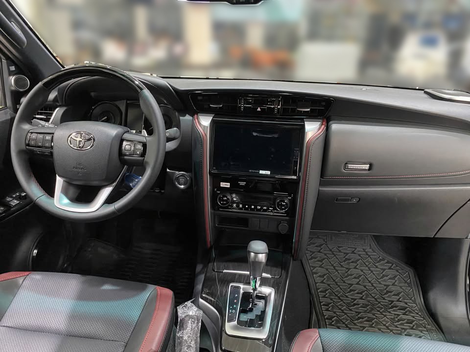 2027 TOYOTA FORTUNER SUV LEGENDER 2.7 2WD AT Black image 13