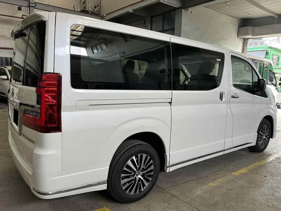 2027 TOYOTA SUPER GRANDIA VAN ELITE 2.8 2WD AT White image 4